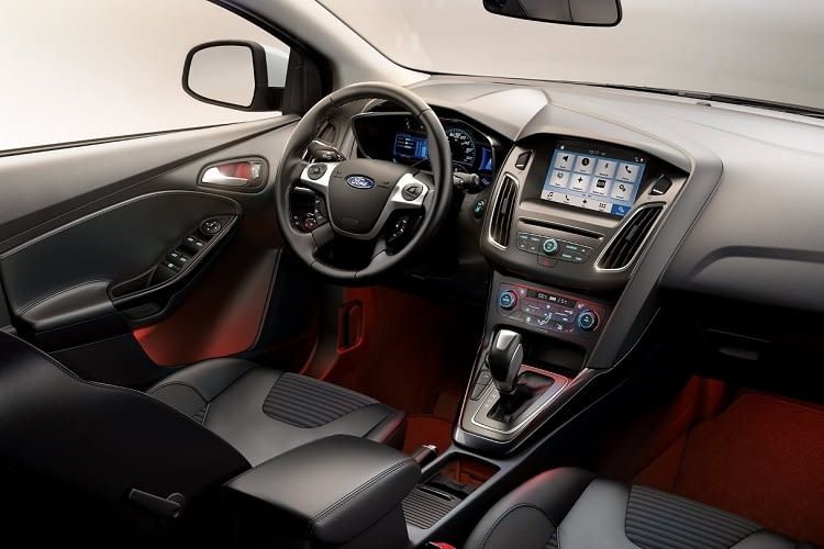 Der Ford Focus bietet eine Höchstgeschwindigkeit von 137 km/h - für Fahrten auf der Autobahn nicht unbedingt sehr schnell Der Ford Focus bietet eine Höchstgeschwindigkeit von 137 km/h - für Fahrten auf der Autobahn nicht unbedingt sehr schnell