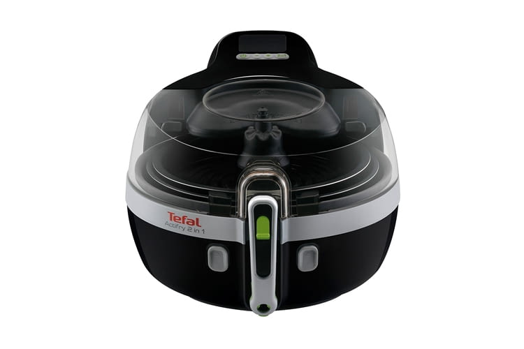 Im Inneren der Fritteuse wendet ein Rührarm das Gargut gleichmäßig Im Inneren der Fritteuse wendet ein Rührarm das Gargut gleichmäßig