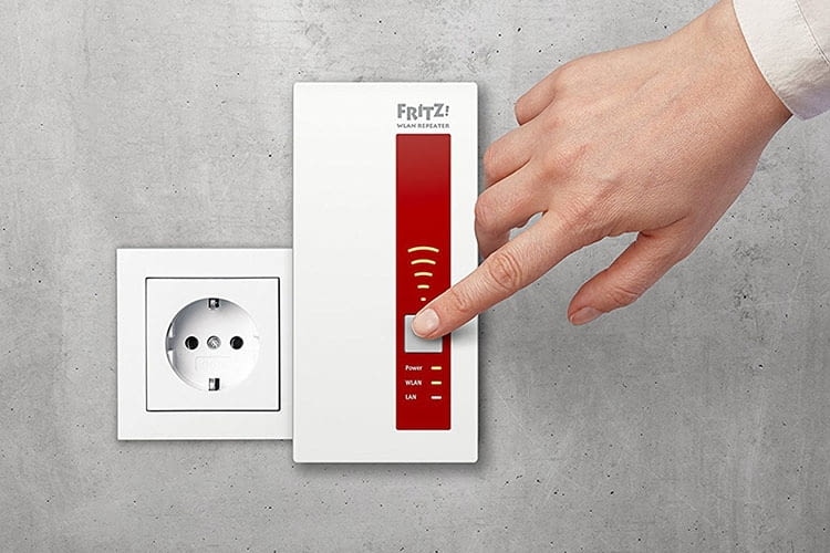 FRITZ!WLAN Repeater 1750E: Die LED-Anzeige zeigt die Signalstärke an FRITZ!WLAN Repeater 1750E: Die LED-Anzeige zeigt die Signalstärke an