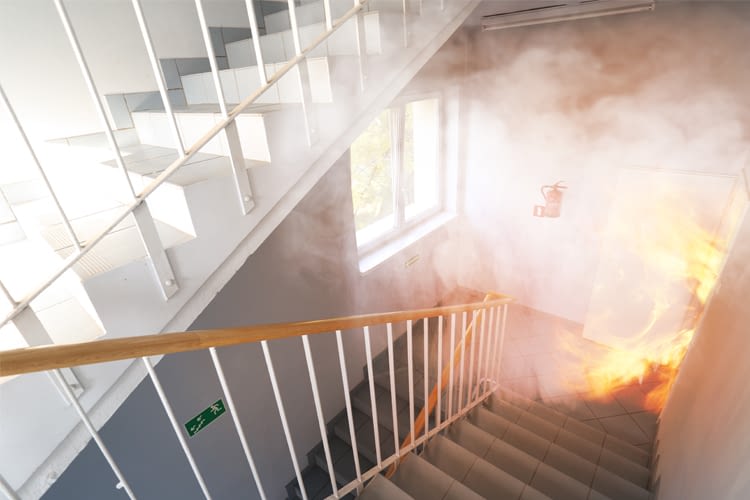 Manche Funkalarmanlagen erkennen auch Rauchentwicklung Manche Funkalarmanlagen erkennen auch Rauchentwicklung