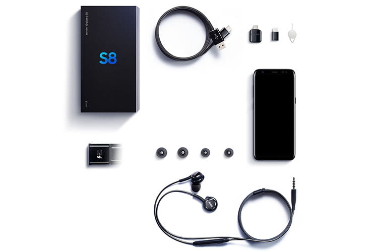 Im Lieferumfang enthalten sind bereits Ladegerät, Adapter und ein Headset Im Lieferumfang enthalten sind bereits Ladegerät, Adapter und ein Headset