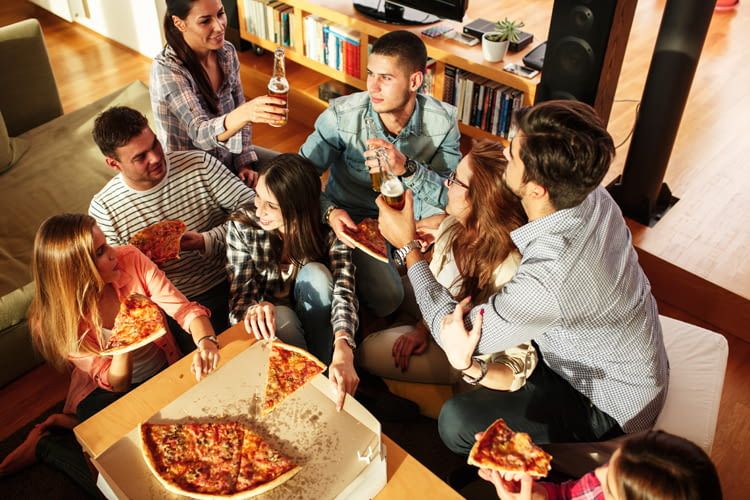 Gemeinsam entspannen und Musik hören wird durch Echo und Apple Music noch schöner Gemeinsam entspannen und Musik hören wird durch Echo und Apple Music noch schöner