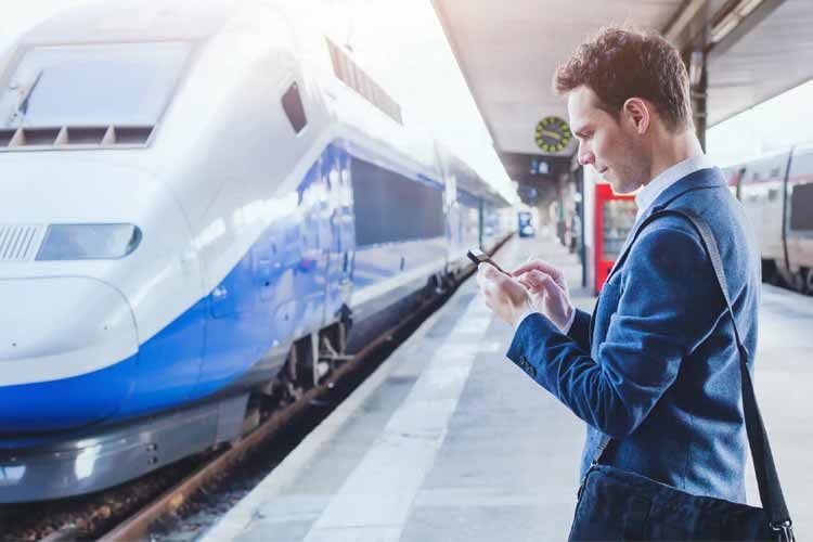 Falls ein Zug ausfällt - lassen sich über Google Sprachbefehle schnell neue Routen finden Falls ein Zug ausfällt - lassen sich über Google Sprachbefehle schnell neue Routen finden