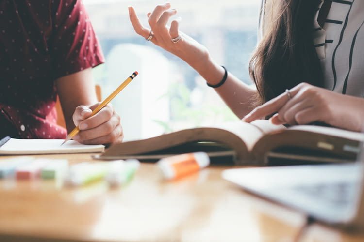 Die Tutoren gehen auf alle Wünsche der Eltern und Schüler individuell ein Die Tutoren gehen auf alle Wünsche der Eltern und Schüler individuell ein