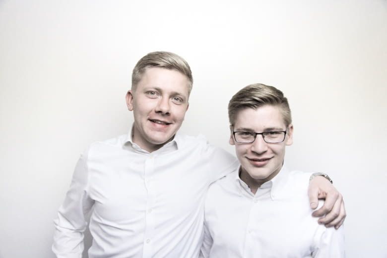 Daniel und Marcel Hunfeld. Die Gründer von Pariot Daniel und Marcel Hunfeld. Die Gründer von Pariot