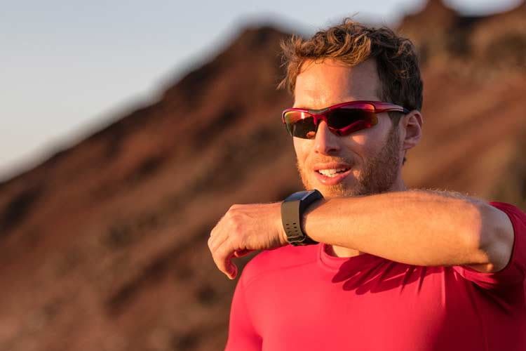 Mit hochwertigen Smartwatches ist auch das Führen von Telefonaten möglich Mit hochwertigen Smartwatches ist auch das Führen von Telefonaten möglich
