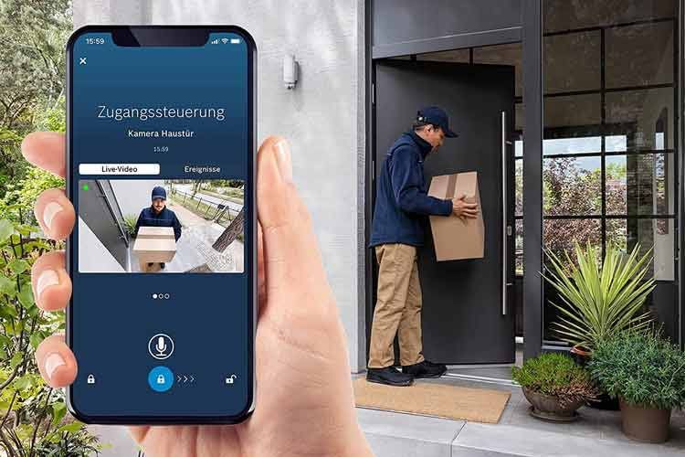 Smarte Türschlösser lassen sich z. B. auch mit WLAN-Kameras vernetzen Smarte Türschlösser lassen sich z. B. auch mit WLAN-Kameras vernetzen