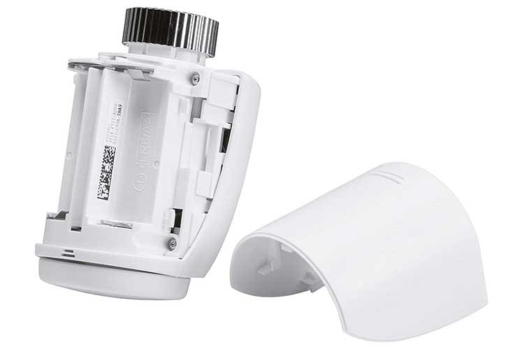 Das Homematic IP Heizkörperthermostat von eQ-3 wird mit zwei AA-Batterien betrieben Das Homematic IP Heizkörperthermostat von eQ-3 wird mit zwei AA-Batterien betrieben