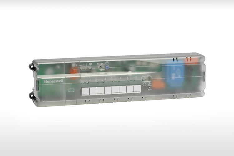 Der Regler verfügt über ein integriertes Pumpenrelais (230 V AC, nicht potentialfrei) zur Ansteuerung von Heizungspumpen Der Regler verfügt über ein integriertes Pumpenrelais (230 V AC, nicht potentialfrei) zur Ansteuerung von Heizungspumpen