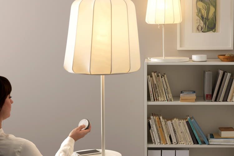 Ziemlich lässig - den IKEA TRÅDFRI Dimmschalter einfach in der Luft drehen Ziemlich lässig - den IKEA TRÅDFRI Dimmschalter einfach in der Luft drehen