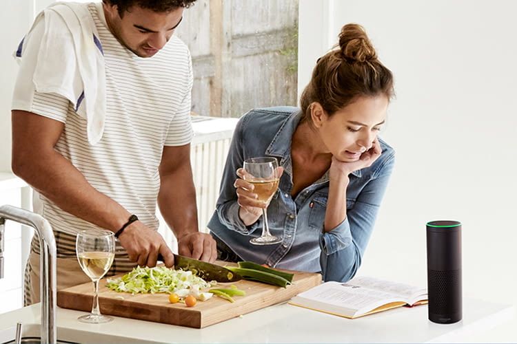 Auf allen Echo-Lautsprechern ist Amazons Sprachassistentin Alexa vorinstalliert Auf allen Echo-Lautsprechern ist Amazons Sprachassistentin Alexa vorinstalliert