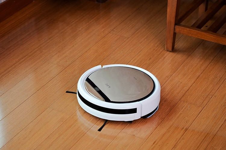 Vor allem auf Hartböden macht der ILIFE V5s Pro Saugroboter eine gute Figur Vor allem auf Hartböden macht der ILIFE V5s Pro Saugroboter eine gute Figur