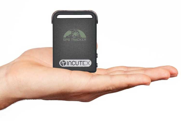 Der Incutex GPS Tracker TK104 passt in eine Hand und lässt sich leicht im Fahrzeug verstecken Der Incutex GPS Tracker TK104 passt in eine Hand und lässt sich leicht im Fahrzeug verstecken