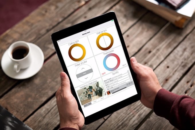 Infini lässt sich natürlich auch über Smartphone und Tablet steuern Infini lässt sich natürlich auch über Smartphone und Tablet steuern