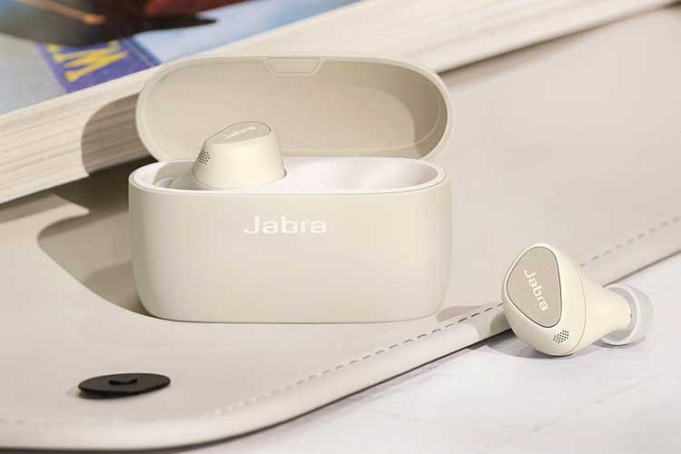 Bei unseren Apple AirPods Alternativen setzen wir auch auf Empfehlungen, die sich funktional behaupten können. Bei unseren Apple AirPods Alternativen setzen wir auch auf Empfehlungen, die sich funktional behaupten können.