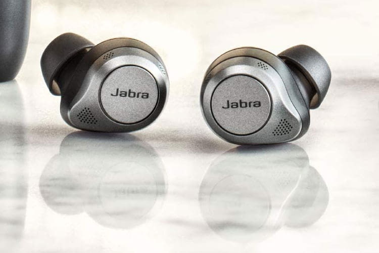 6 Mikrofone pro Jabra Elite 85t In Ear Kopfhörer sorgen für eine gute Anrufqualität und ein souveränes ANC 6 Mikrofone pro Jabra Elite 85t In Ear Kopfhörer sorgen für eine gute Anrufqualität und ein souveränes ANC