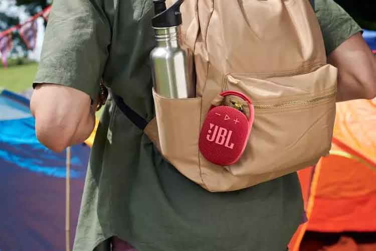 Findet dank integriertem Karabinerhaken so gut wie überall Anschluss: Bluetooth-Lautsprecher JBL CLIP 4 Findet dank integriertem Karabinerhaken so gut wie überall Anschluss: Bluetooth-Lautsprecher JBL CLIP 4