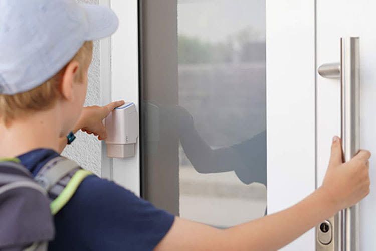 Dank Fingerprint Türöffner müssen Kinder nicht mehr an den Schlüssel denken Dank Fingerprint Türöffner müssen Kinder nicht mehr an den Schlüssel denken