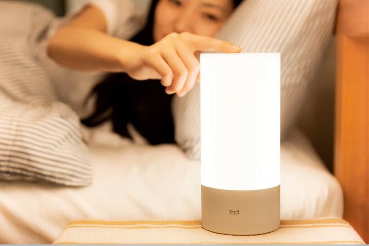 Die Yeelight Bedside Lamp ist per Touch-Control steuerbar Die Yeelight Bedside Lamp ist per Touch-Control steuerbar