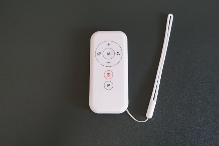 Die Soft-Touch-Fernbedienung erlaubt eine bequeme Einstellung der Geschwindigkeit Die Soft-Touch-Fernbedienung erlaubt eine bequeme Einstellung der Geschwindigkeit