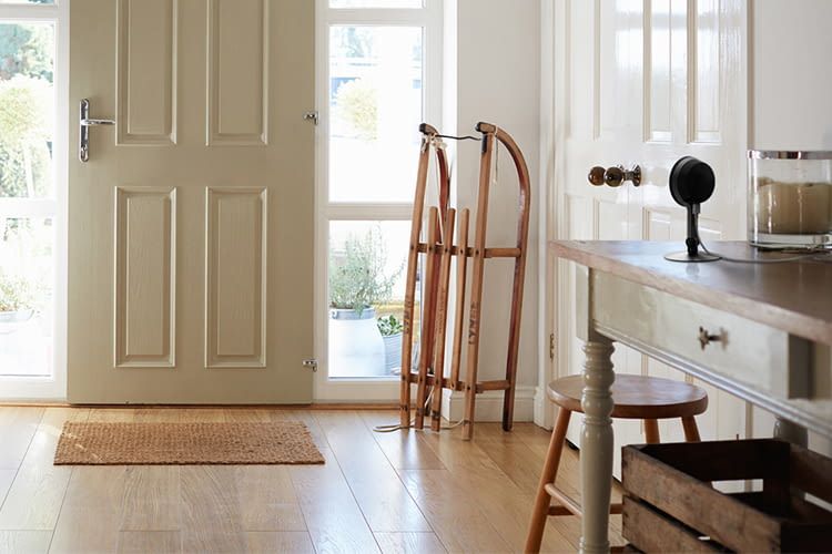 Die Indoor-Überwachungskamera filmt diskret, was zuhause vor sich geht Die Indoor-Überwachungskamera filmt diskret, was zuhause vor sich geht