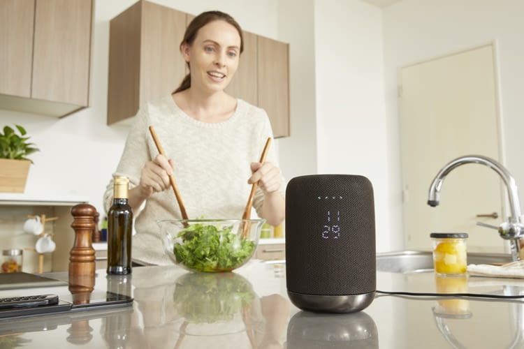 Der Sony Speaker LF-S50G lässt sich im Gegensatz zu den Google Lautsprechern kabellos nutzen Der Sony Speaker LF-S50G lässt sich im Gegensatz zu den Google Lautsprechern kabellos nutzen