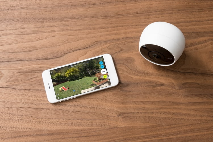 Kompaktes Format, schickes Design. Logitech hat seine Hausaufgaben gemacht. Kompaktes Format, schickes Design. Logitech hat seine Hausaufgaben gemacht.