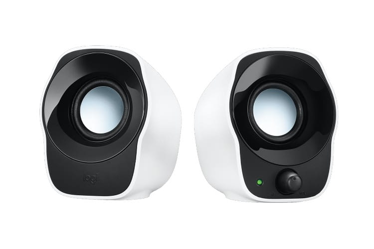 Dank des schlichten Designs fallen die Logitech Z120 PC-Lautsprecher im Homeoffice nicht auf Dank des schlichten Designs fallen die Logitech Z120 PC-Lautsprecher im Homeoffice nicht auf