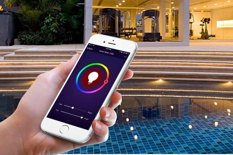 Die Installation der smarten WLAN-Lampe LYASI geht schnell – bei der Smartphone-App handelt es sich um die App Smart Life Die Installation der smarten WLAN-Lampe LYASI geht schnell – bei der Smartphone-App handelt es sich um die App Smart Life