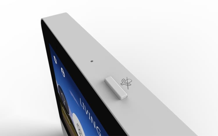 Wie die Echo-Lautsprecher hat auch Lynky hat einen Mute-Knopf, um die Mikrophone auszuschalten Wie die Echo-Lautsprecher hat auch Lynky hat einen Mute-Knopf, um die Mikrophone auszuschalten