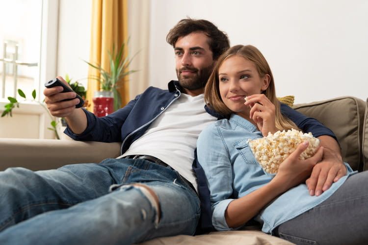 Magenta TV enthält Medienangebote für Groß und Klein Magenta TV enthält Medienangebote für Groß und Klein