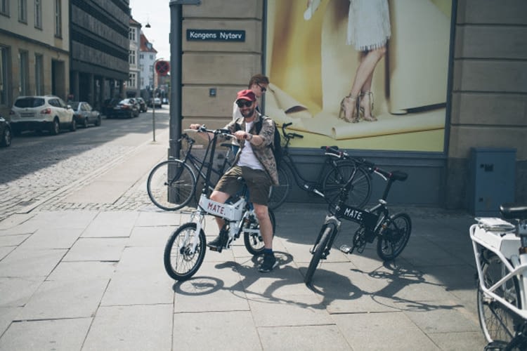 Der Lenker des günstigen Mate E-Bike lässt sich flexibel verstellen Der Lenker des günstigen Mate E-Bike lässt sich flexibel verstellen