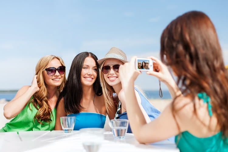 Urlaubsfotos mit der Nikon schießen und über SnapBridge sofort teilen Urlaubsfotos mit der Nikon schießen und über SnapBridge sofort teilen