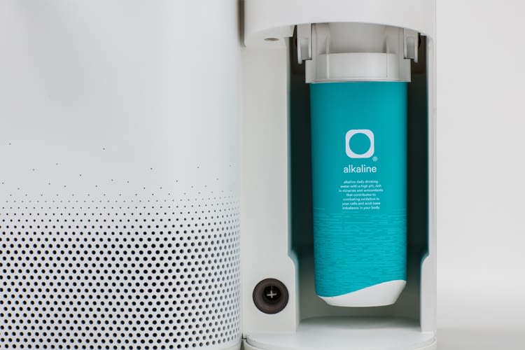 Durch Mineralkartuschen ist mitte die gesündere Alternative zu Umkehrosmose-Filtern Durch Mineralkartuschen ist mitte die gesündere Alternative zu Umkehrosmose-Filtern