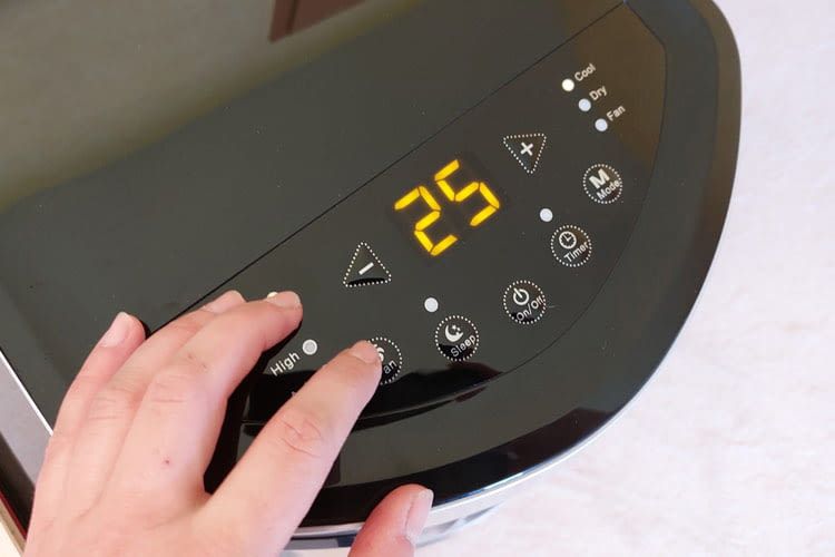 Auch in unserem mobile Klimaanlage Test haben wir ein Display zur Steuerung benutzt Auch in unserem mobile Klimaanlage Test haben wir ein Display zur Steuerung benutzt