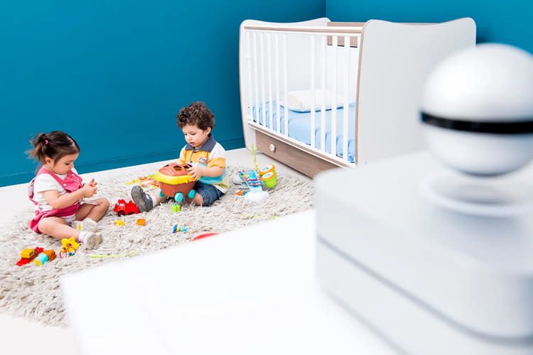 Moon kann auch als Kinder- oder Tiersitter unsere kleinen Lieblinge im Blick behalten Moon kann auch als Kinder- oder Tiersitter unsere kleinen Lieblinge im Blick behalten