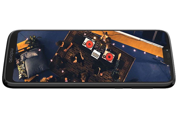 Das Motorola moto g7 power bietet mit 5.000 mAh Akkuleistung für mehrere Tage Das Motorola moto g7 power bietet mit 5.000 mAh Akkuleistung für mehrere Tage