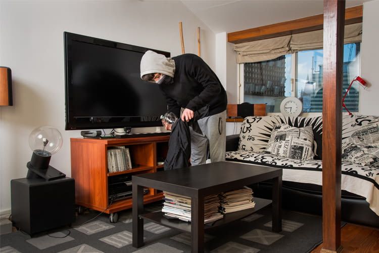 Bei einem Einbruch ist Rückzug für die Hausbewohner meist die beste Verteidigung Bei einem Einbruch ist Rückzug für die Hausbewohner meist die beste Verteidigung