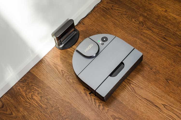 Wie alle Modelle von Neato ist auch Neato D10 durch seine D-Form erkennbar Wie alle Modelle von Neato ist auch Neato D10 durch seine D-Form erkennbar