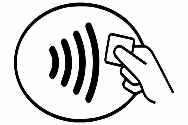 Am Funkwellen-Symbol lassen sich NFC-fähige Geräte schnell erkennen Am Funkwellen-Symbol lassen sich NFC-fähige Geräte schnell erkennen