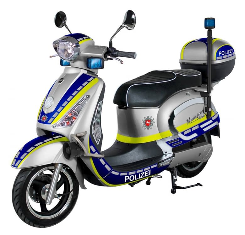 E-Roller sind auch für den öffentlichen Dienst oder Liefertätigkeiten eine tolle Alternative E-Roller sind auch für den öffentlichen Dienst oder Liefertätigkeiten eine tolle Alternative