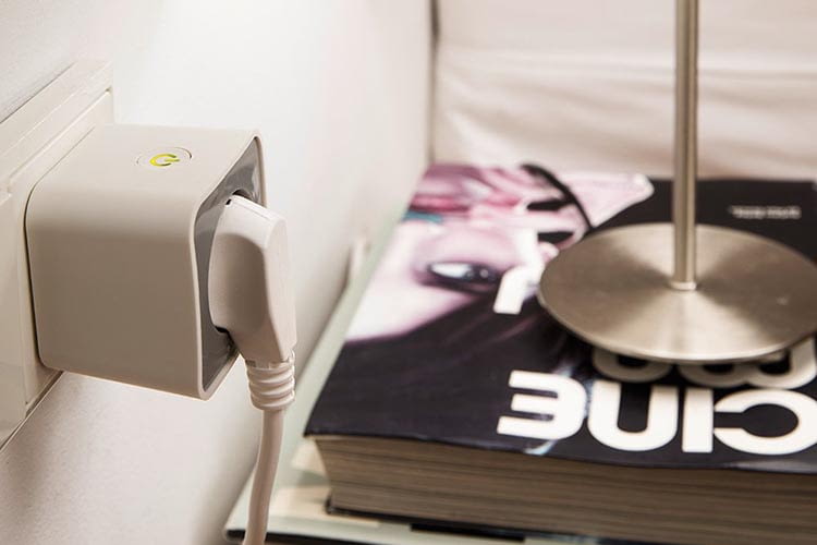 Die Zigbee-Steckdose OSRAM Smart+ Plug ist etwas klobig, dafür aber günstig Die Zigbee-Steckdose OSRAM Smart+ Plug ist etwas klobig, dafür aber günstig