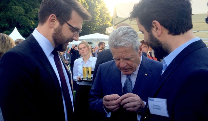Der ehemalige Bundespräsident Gauck bestaunte den TEG von otego bei der Woche der Umwelt 2016 Der ehemalige Bundespräsident Gauck bestaunte den TEG von otego bei der Woche der Umwelt 2016