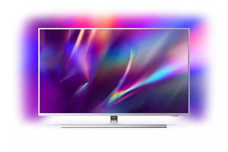 Der Großbild Ambilight Tv Philips 65PUS8505/12 benötigt mit 65 Zoll ein großes Wohnzimmer und belohnt mit Kino-Feeling Der Großbild Ambilight Tv Philips 65PUS8505/12 benötigt mit 65 Zoll ein großes Wohnzimmer und belohnt mit Kino-Feeling