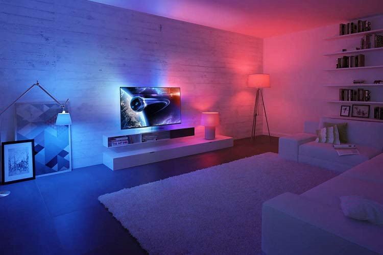 Philips Hue Lampen harmonieren perfekt mit der Ambilight-Funktion von Philips Smart TVs Philips Hue Lampen harmonieren perfekt mit der Ambilight-Funktion von Philips Smart TVs
