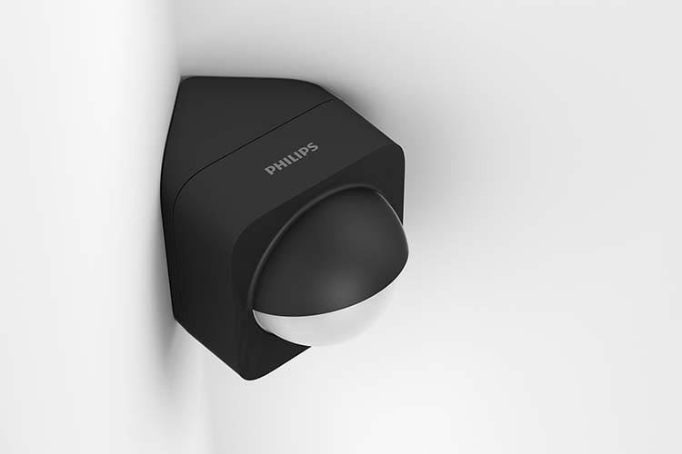 Hier wurde Philips Hue Outdoor Sensor in einer Hausecke montiert Hier wurde Philips Hue Outdoor Sensor in einer Hausecke montiert