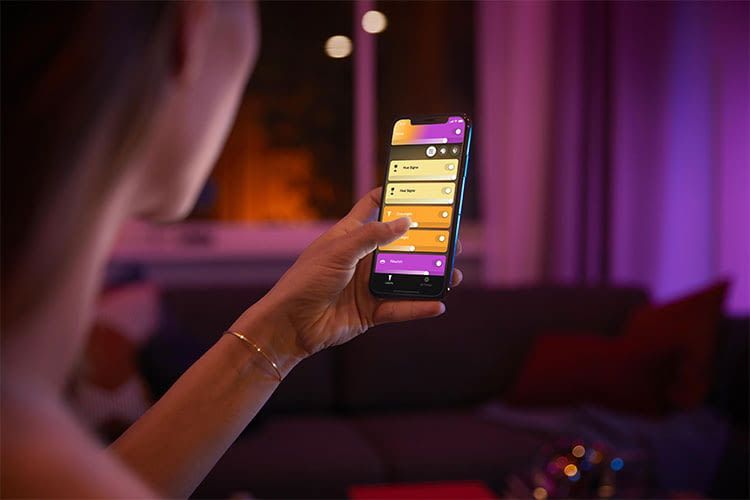 Mit der neuen Bluetooth App können Nutzer künftig auf die Philips Hue Bridge für die Lichtsteuerung verzichten Mit der neuen Bluetooth App können Nutzer künftig auf die Philips Hue Bridge für die Lichtsteuerung verzichten