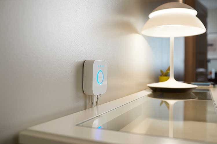 Die Philips Hue Bridge ist die Steuerzentrale des Philips Hue Lichtsystems Die Philips Hue Bridge ist die Steuerzentrale des Philips Hue Lichtsystems