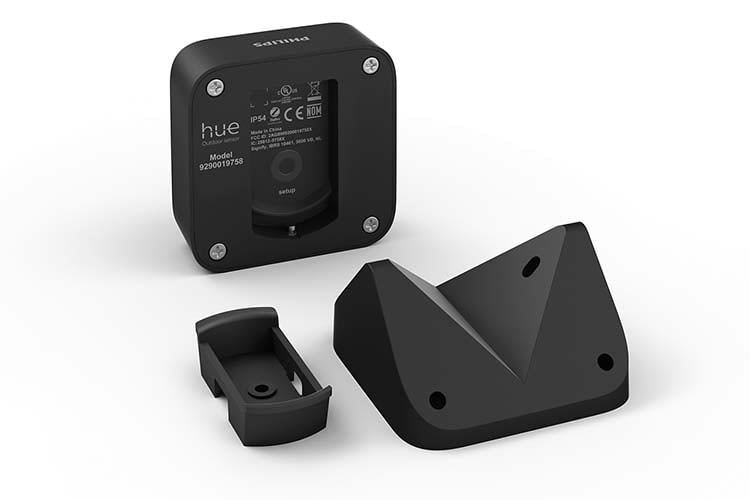 Das Montage-Kit ist des Philips Hue Outdoor Sensors ist im Lieferumfang enthalten Das Montage-Kit ist des Philips Hue Outdoor Sensors ist im Lieferumfang enthalten