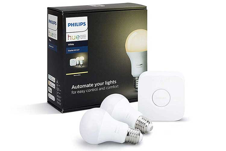 Im Philips Hue White Starter-Kit sind zwei Leuchten (E27) und eine Bridge enthalten Im Philips Hue White Starter-Kit sind zwei Leuchten (E27) und eine Bridge enthalten